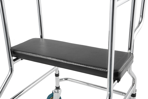 Мягкое сиденье из искусственной кожи